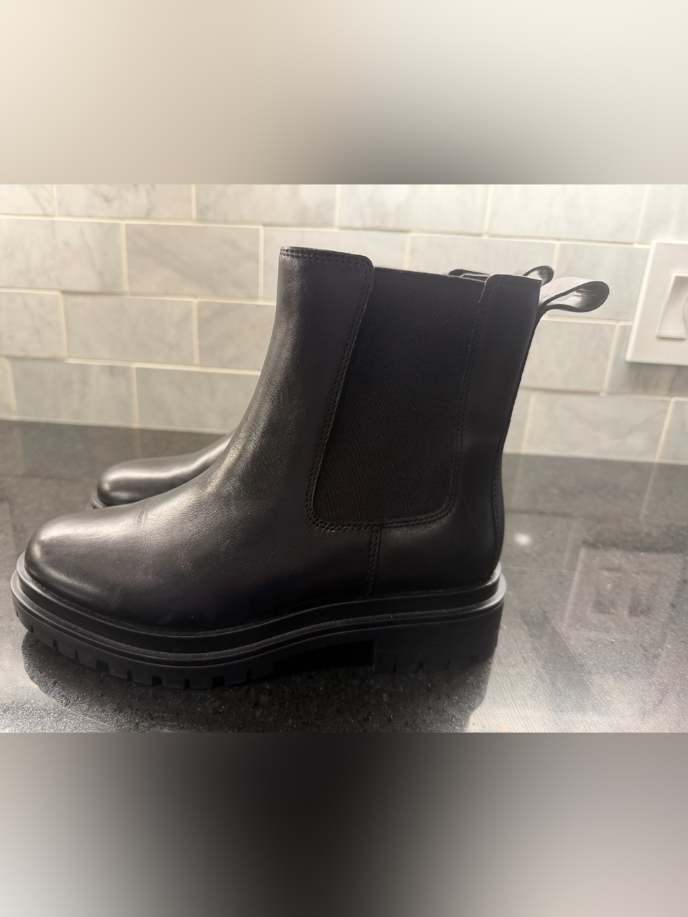 Lauren Ralph Lauren Corinne Black Leather Chelsea Lug Boots NWOT Women’s 7